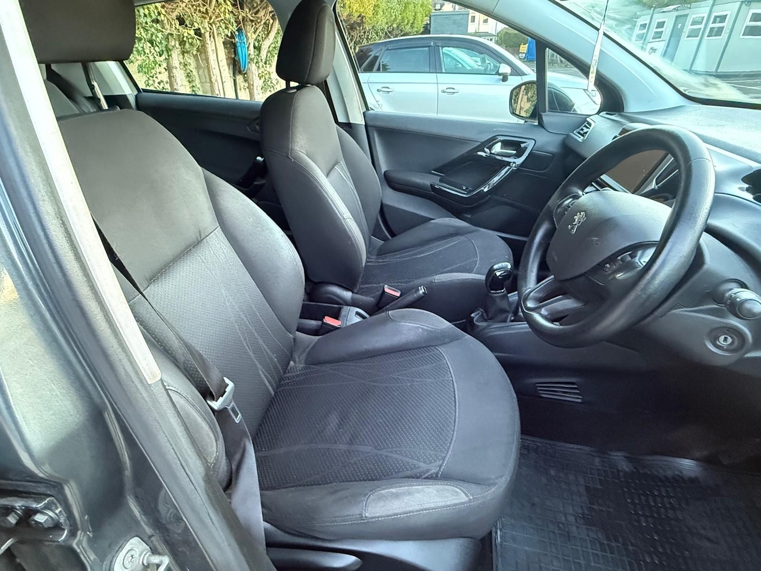 Used Peugeot 208 2012 for sale - 76761939: Photo 44