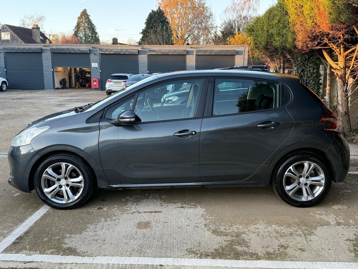 Used Peugeot 208 2012 for sale - 76761939: Photo 9
