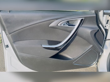 Used Vauxhall Astra 2010 for sale - 78527048: Photo