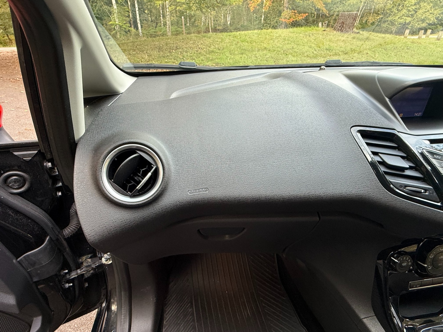 Used Ford Fiesta 2015 for sale - 76108332: Photo 46