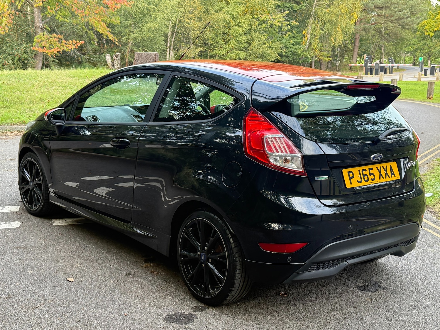 Used Ford Fiesta 2015 for sale - 76108332: Photo 5