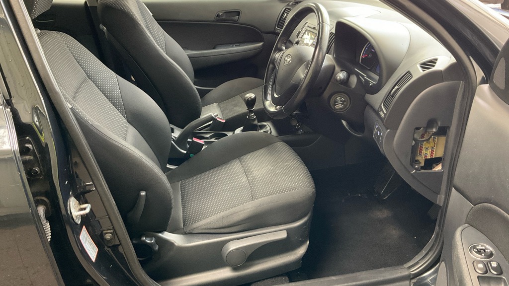 Used Hyundai i30 2010 for sale - 77888750: Photo 9