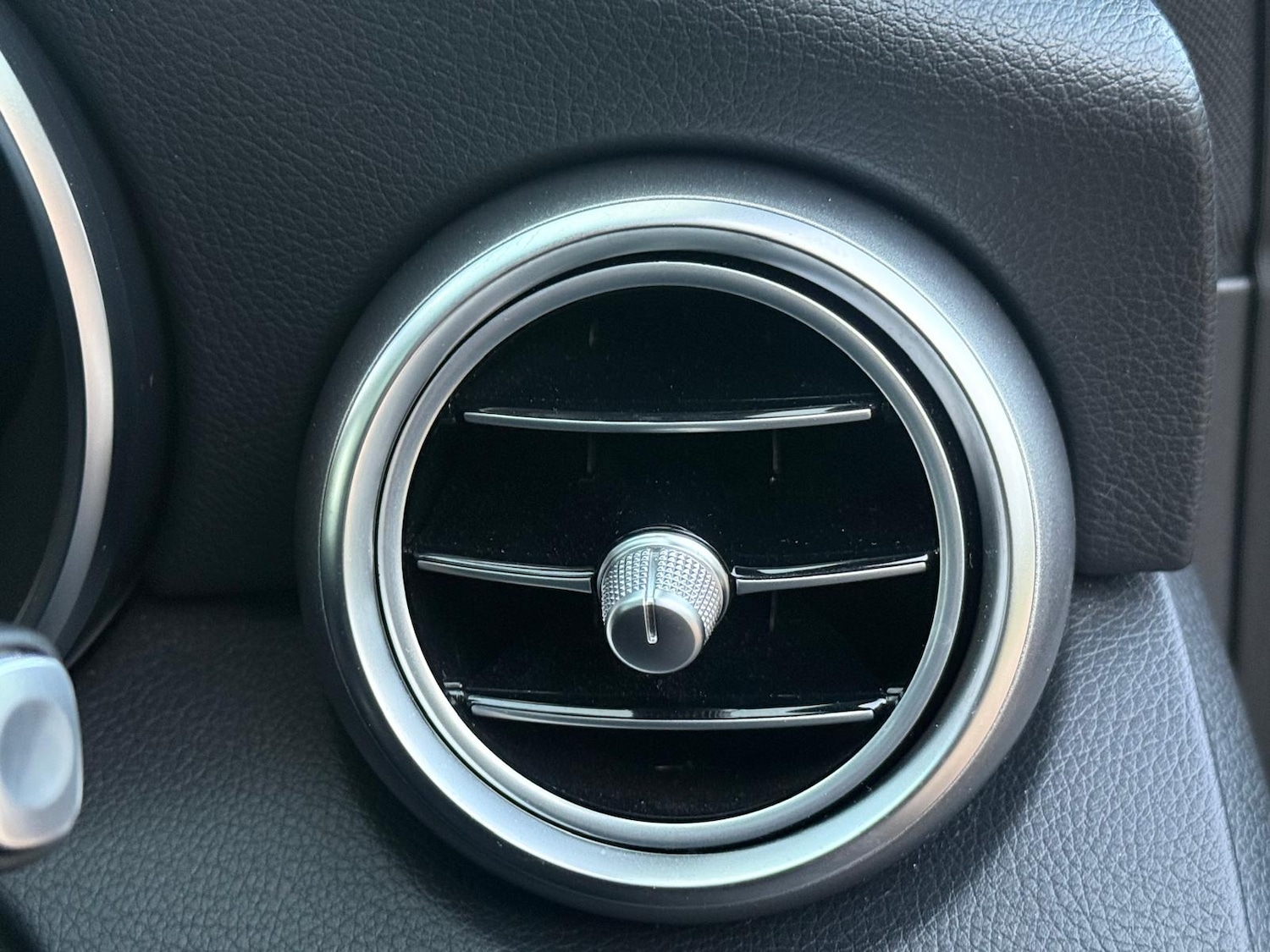 Used Mercedes-Benz C Class 2019 for sale - 76394937: Photo 28