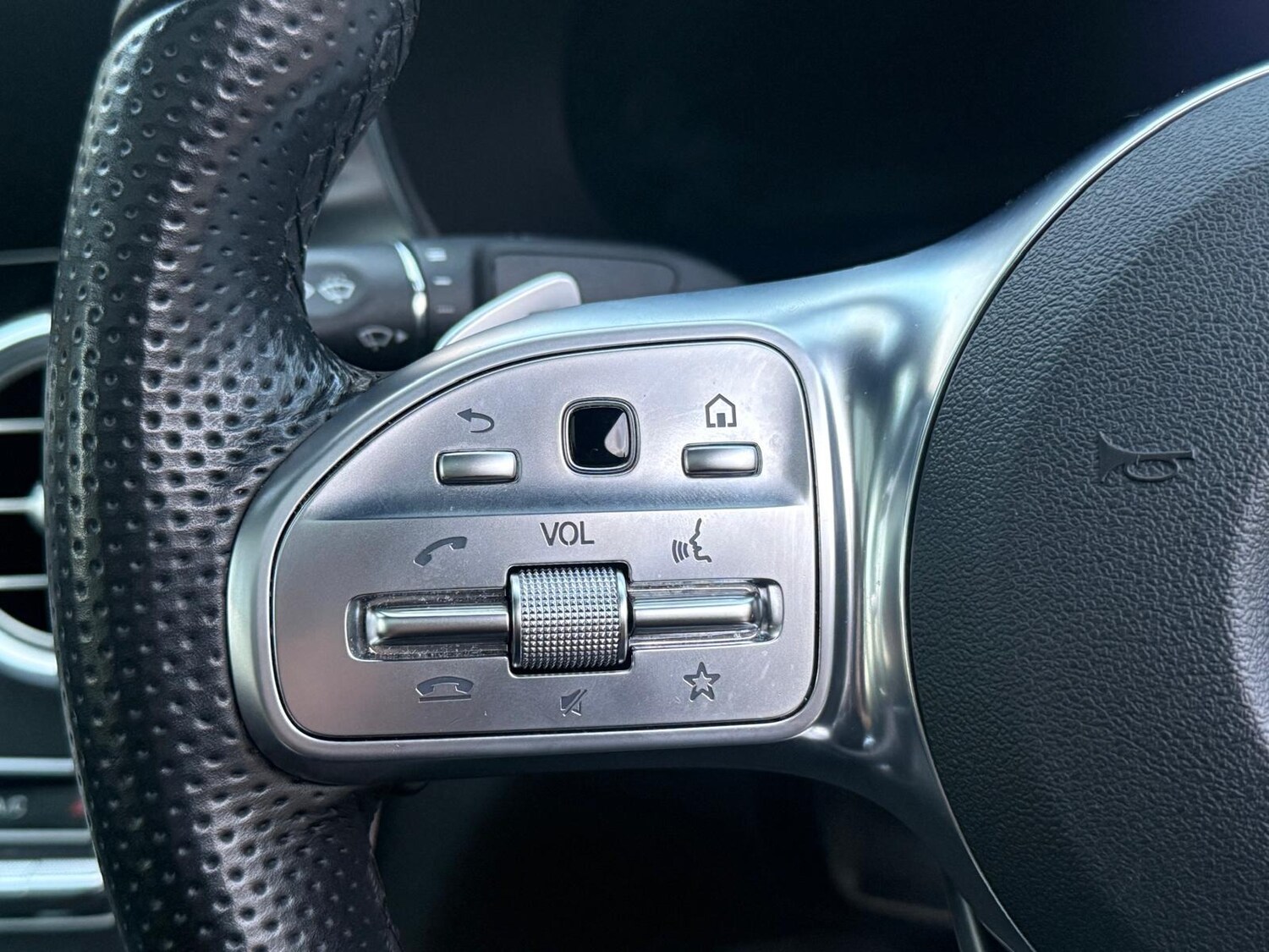 Used Mercedes-Benz C Class 2019 for sale - 76394937: Photo 32