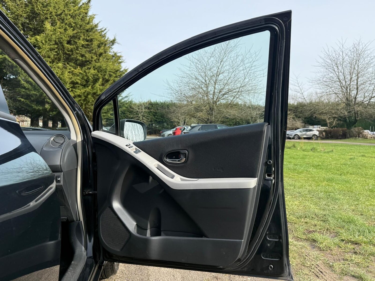 Used Toyota Yaris 2010 for sale - 77663739: Photo 17