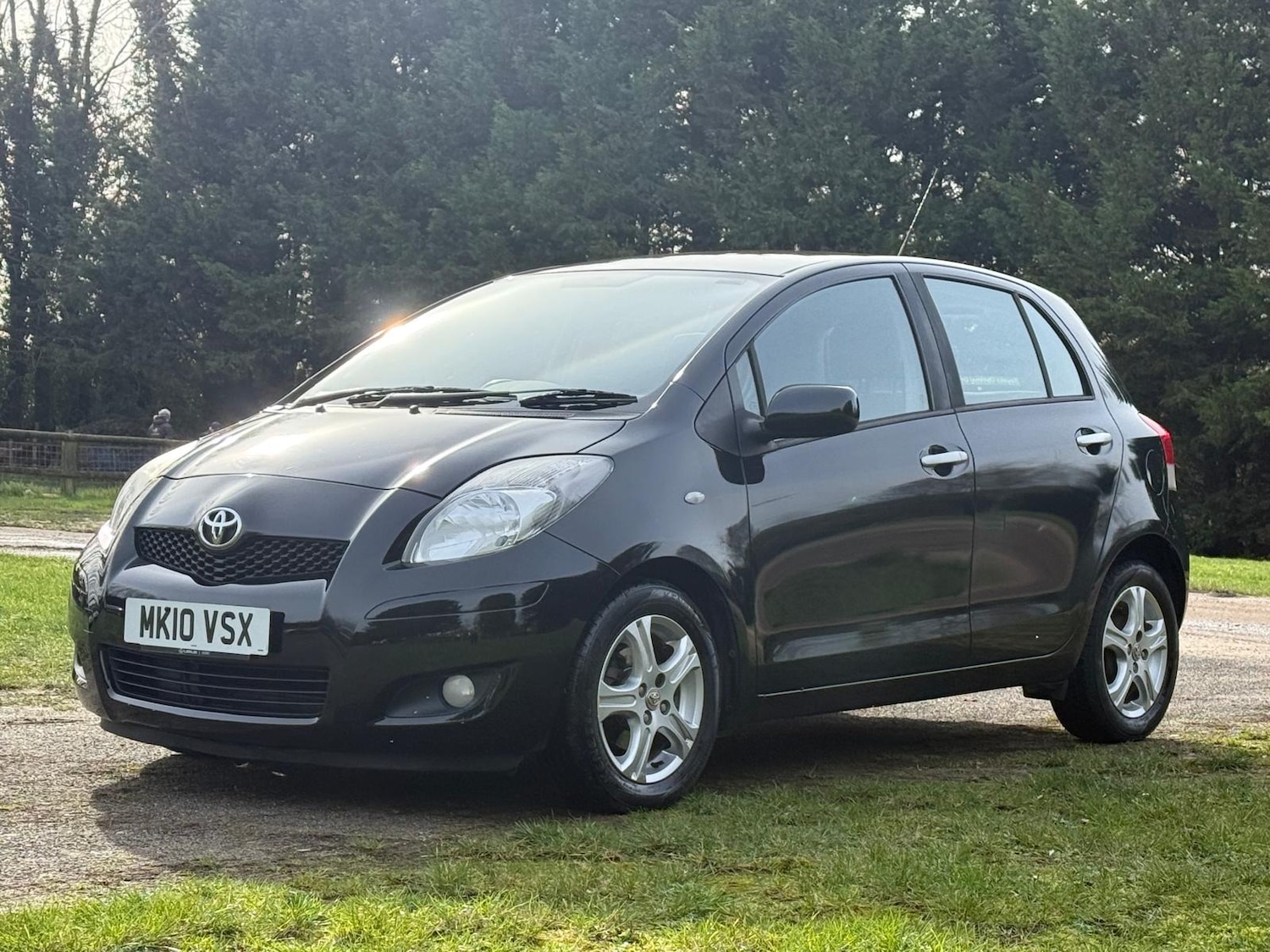 Used Toyota Yaris 2010 for sale - 77663739: Photo 2