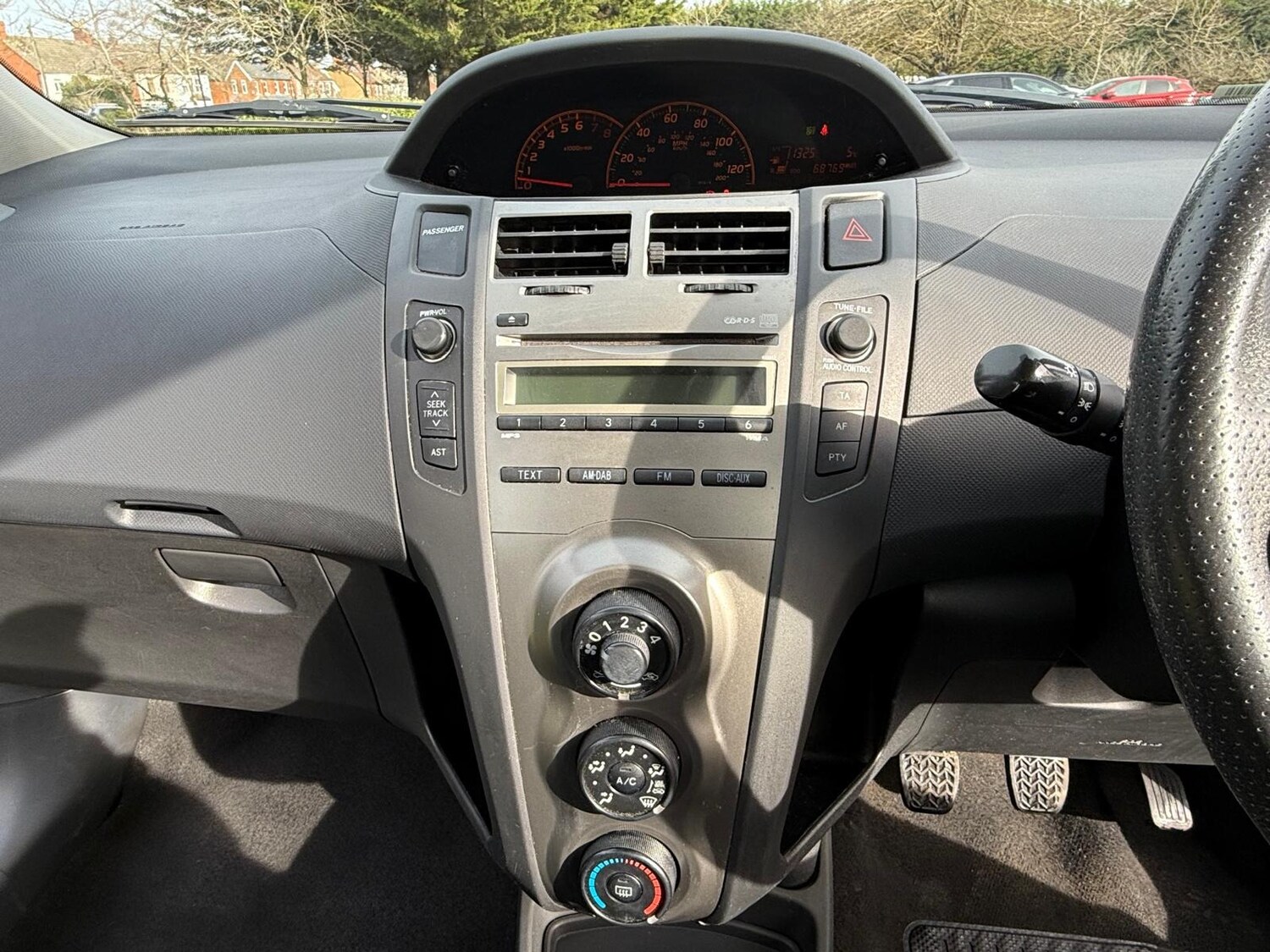 Used Toyota Yaris 2010 for sale - 77663739: Photo 22