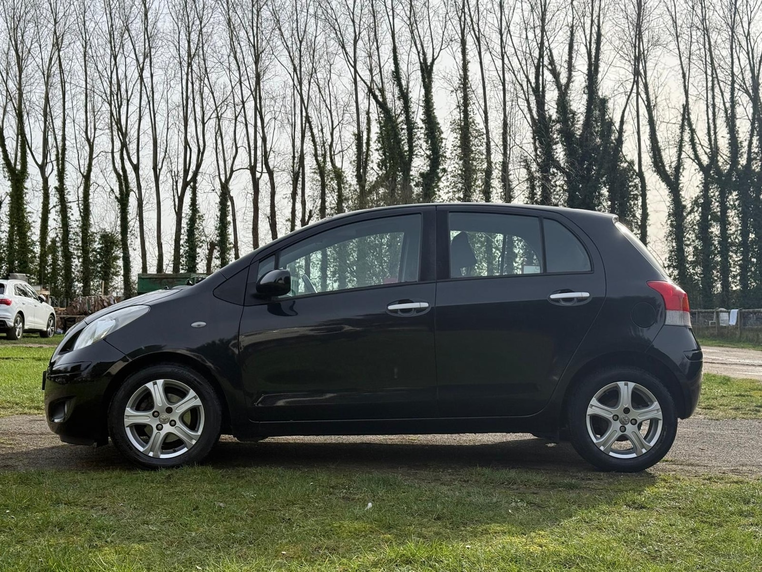 Used Toyota Yaris 2010 for sale - 77663739: Photo 3