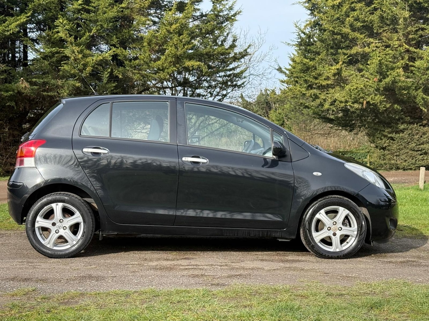 Used Toyota Yaris 2010 for sale - 77663739: Photo 5