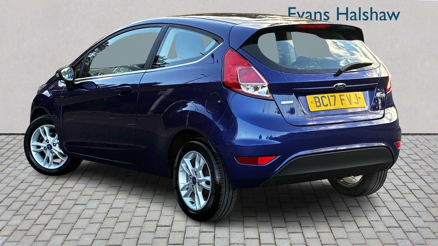 Used Ford Fiesta 2017 for sale - 76460201: Photo 2