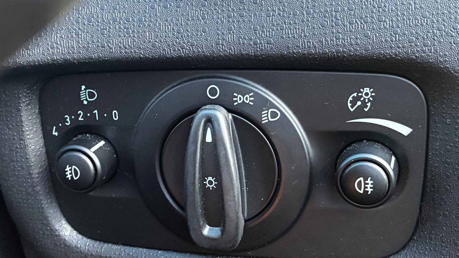 Used Ford Fiesta 2017 for sale - 76460201: Photo 25