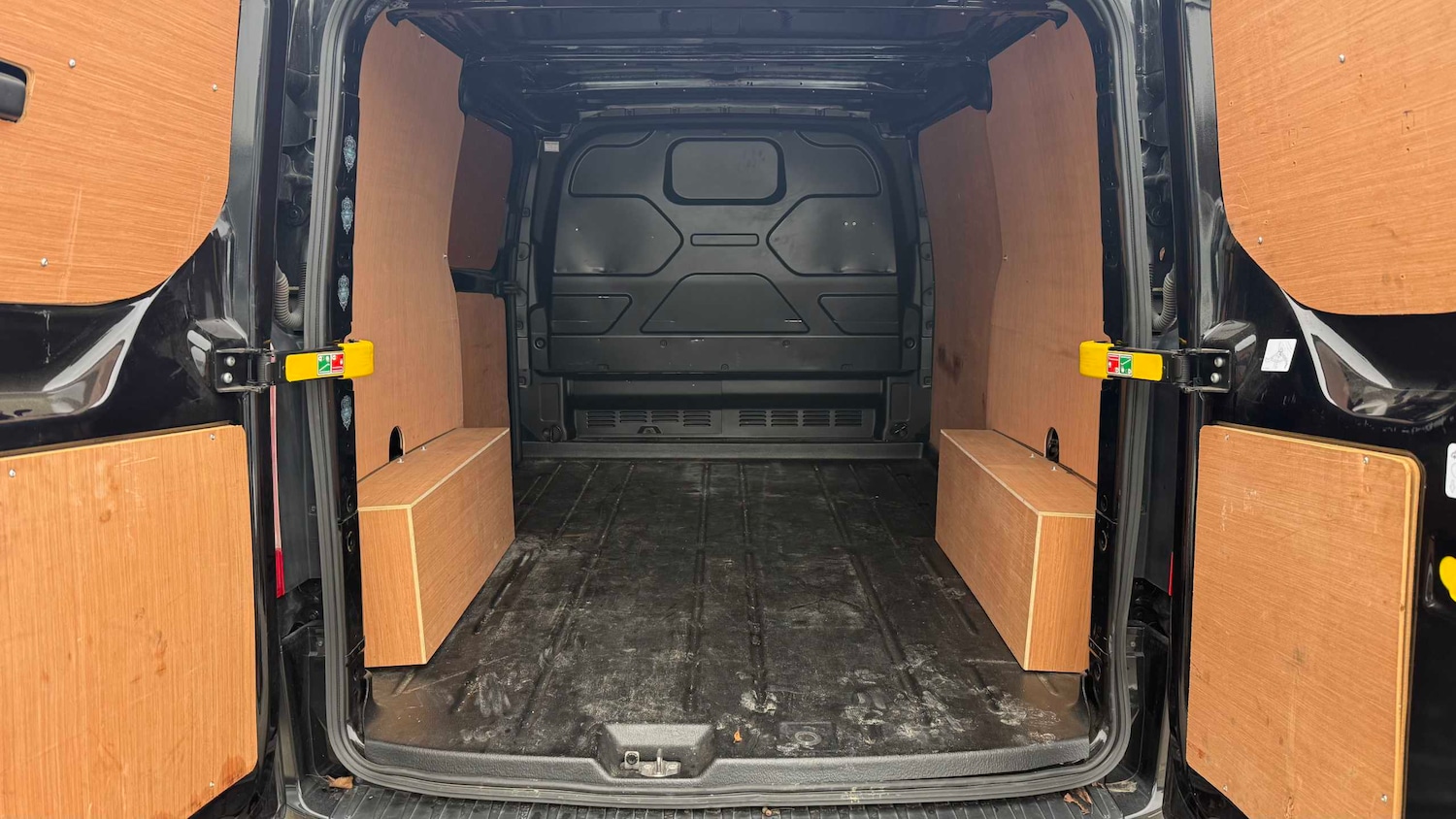 Used Ford Transit Custom 2023 for sale - 77068521: Photo 2