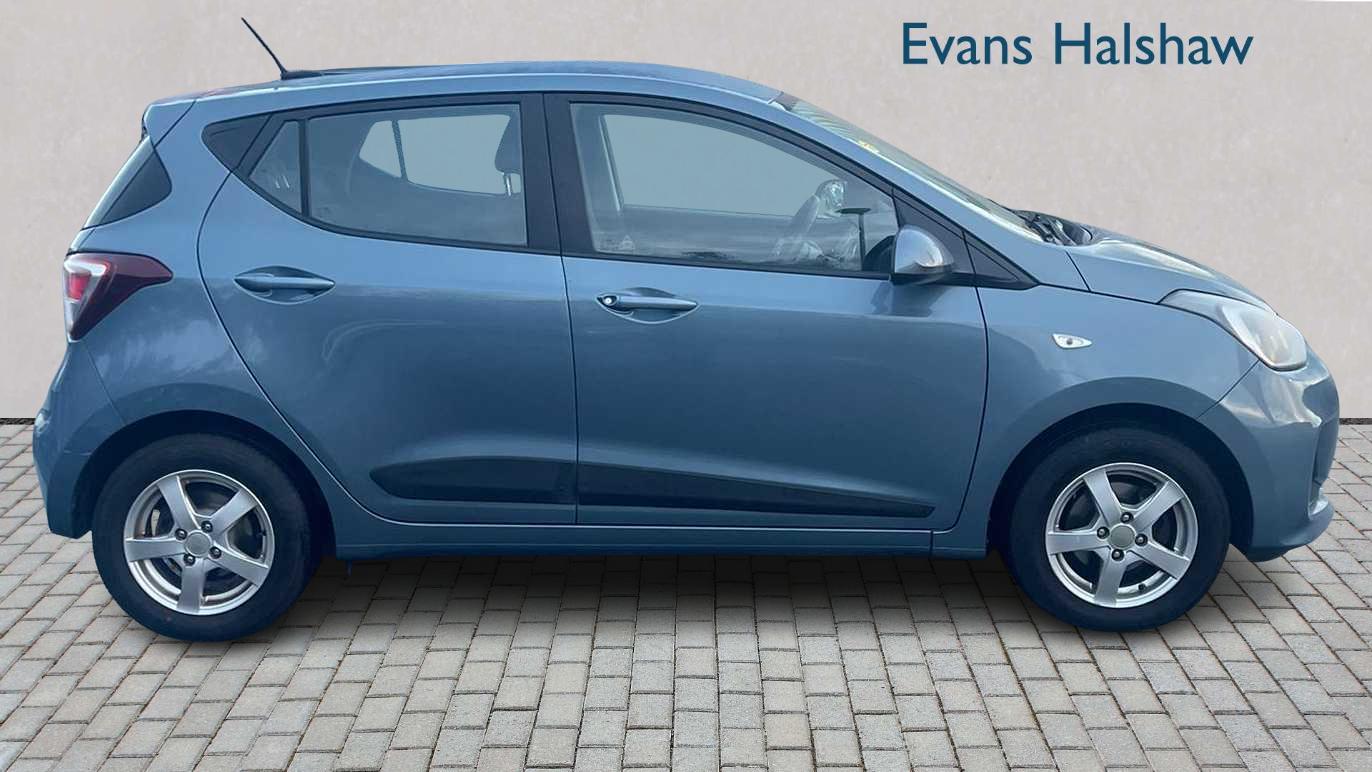 Used Hyundai i10 2018 for sale - 76804940: Photo 3