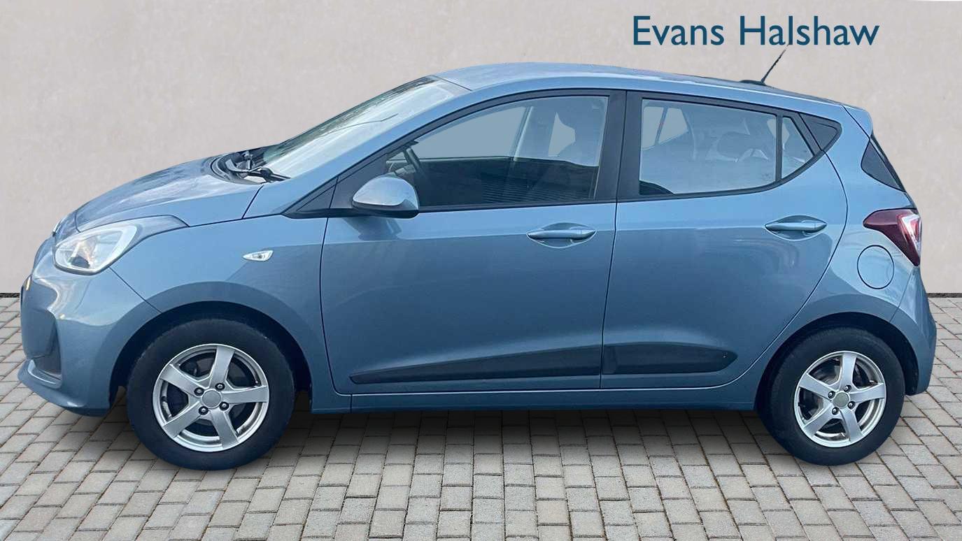 Used Hyundai i10 2018 for sale - 76804940: Photo 4