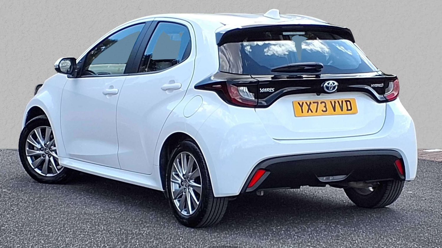 Used Toyota Yaris 2023 for sale - 78161230: Photo 2