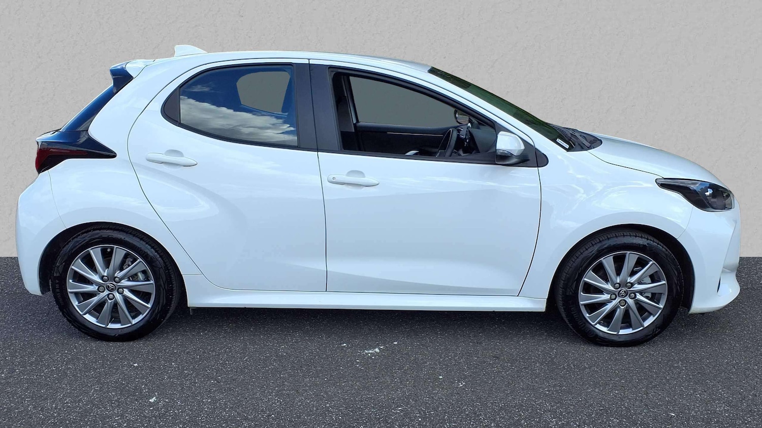 Used Toyota Yaris 2023 for sale - 78161230: Photo 3