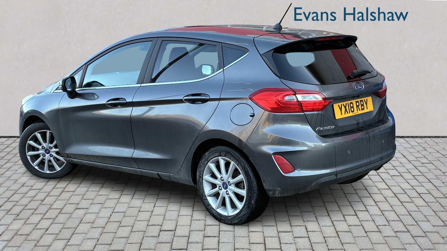Used Ford Fiesta 2018 for sale - 76789326: Photo 2
