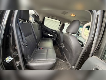 Used Nissan Navara 2017 for sale - 76460464: Photo