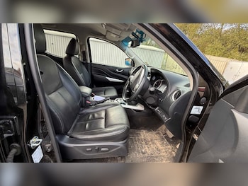 Used Nissan Navara 2017 for sale - 76460464: Photo