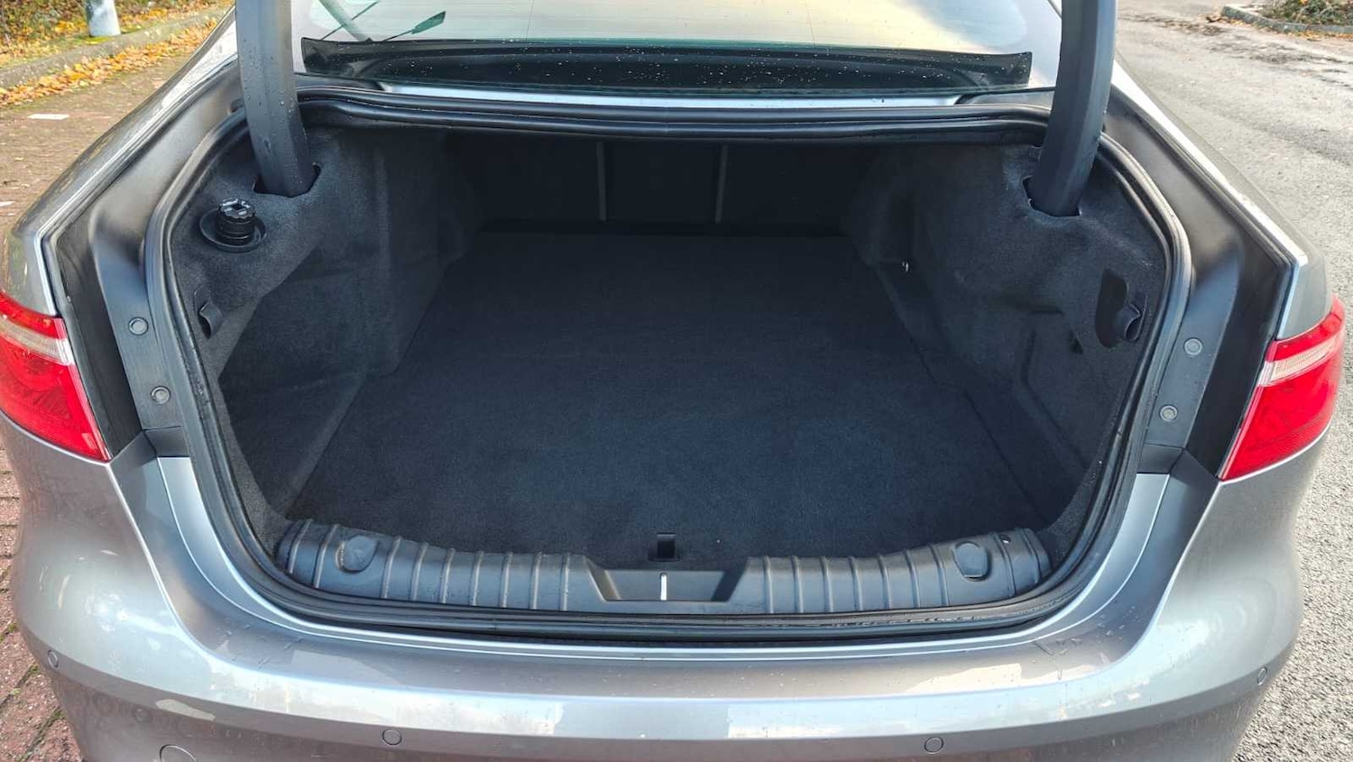 Used Jaguar XF 2019 for sale - 76540836: Photo 15