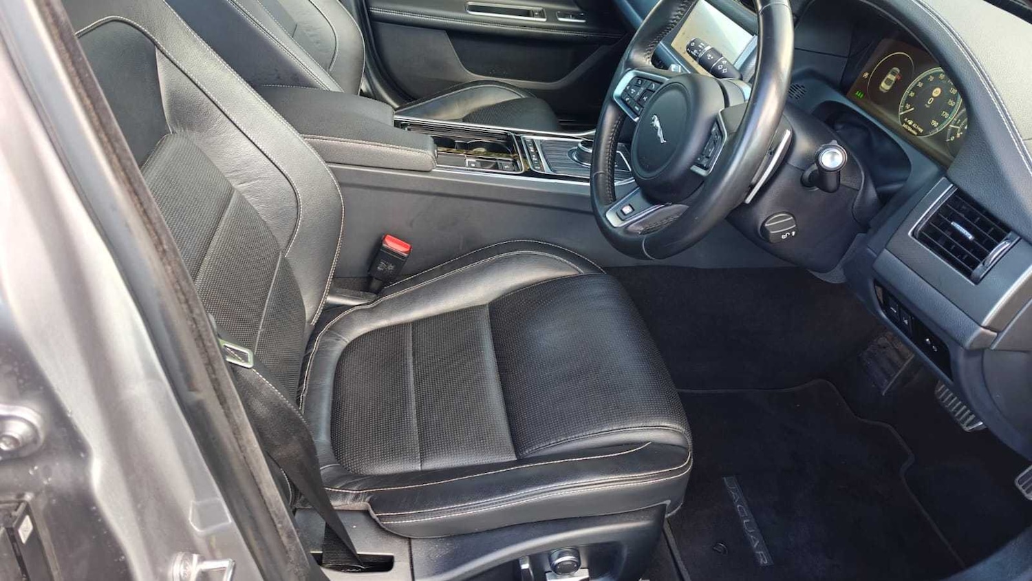 Used Jaguar XF 2019 for sale - 76540836: Photo 18