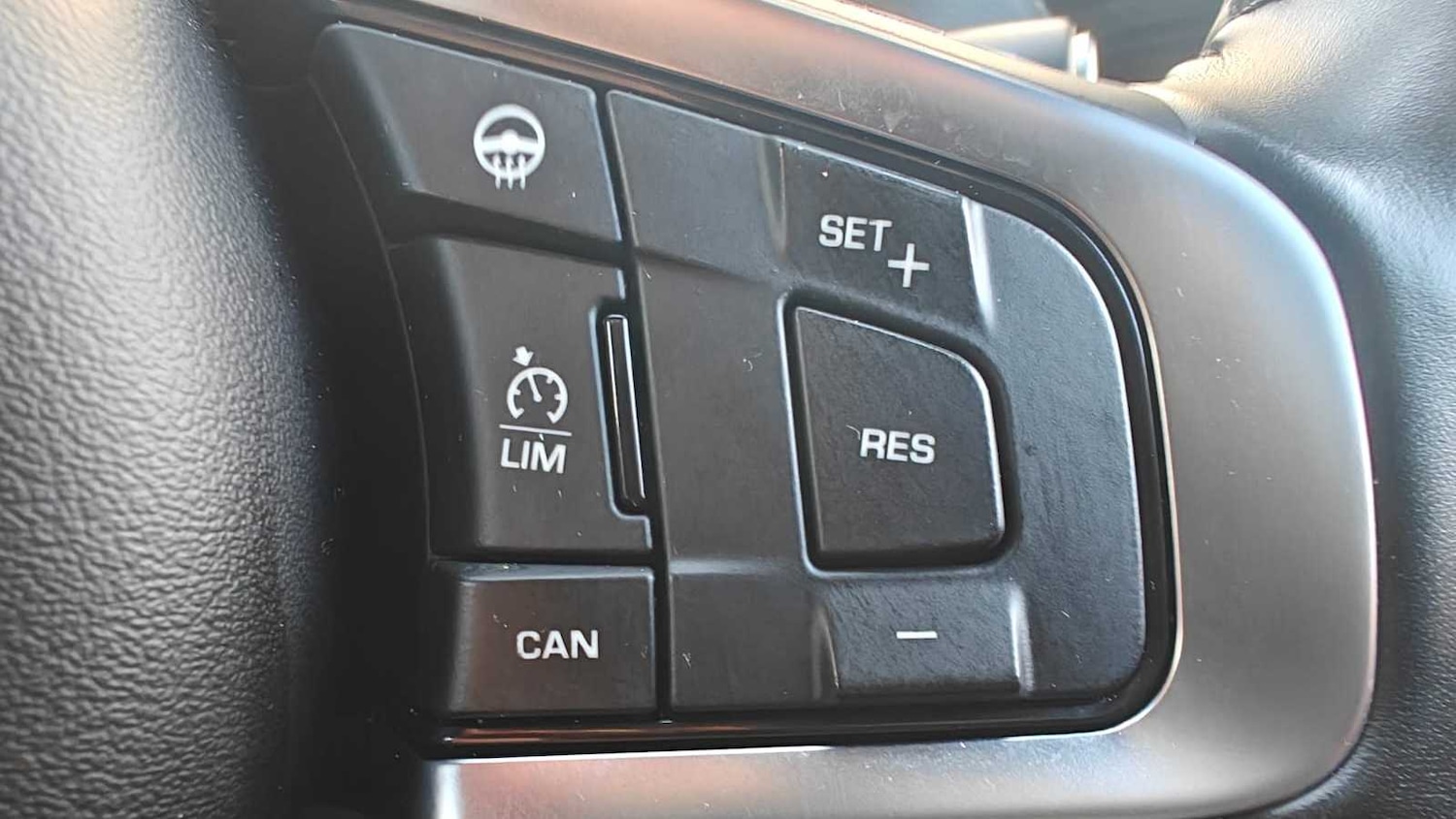 Used Jaguar XF 2019 for sale - 76540836: Photo 28