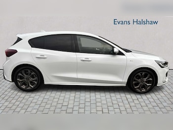 Used Ford Focus 2022 for sale - 76459791: Photo