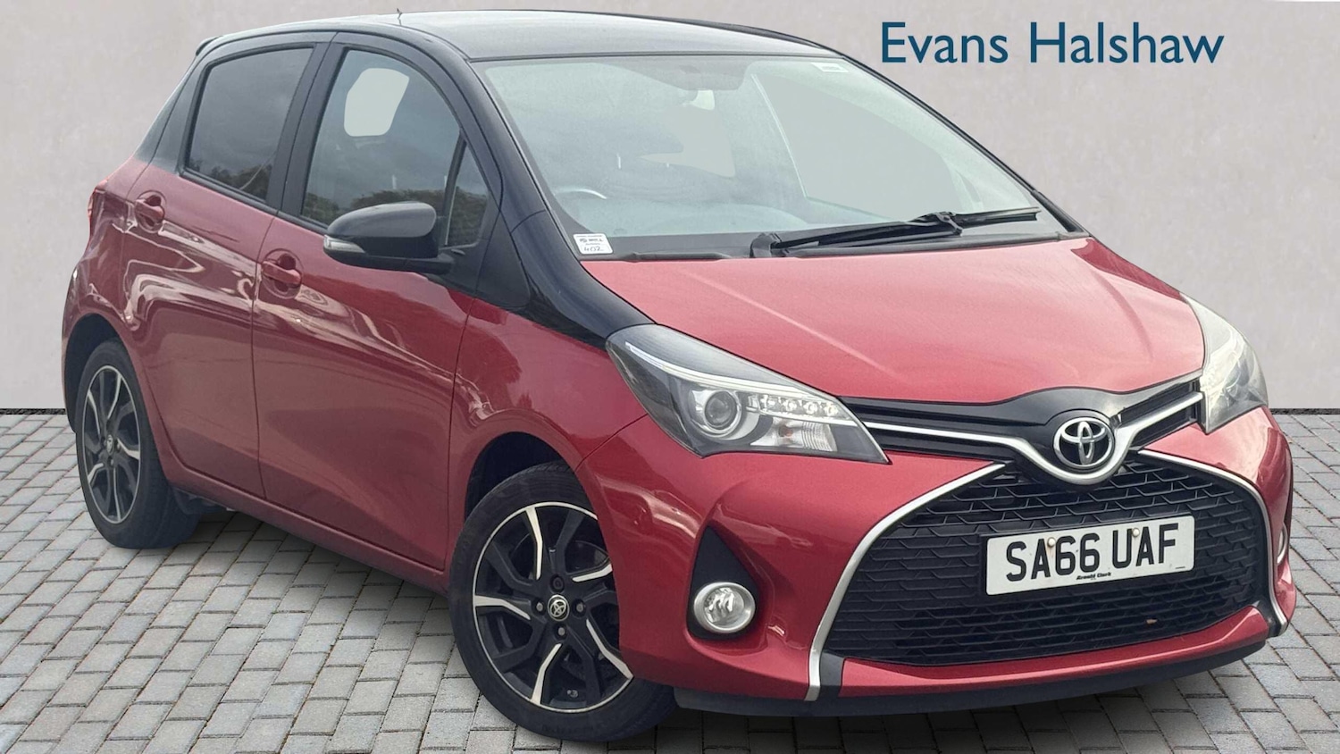 Used Toyota Yaris 2016 for sale - 76475997: Photo 1