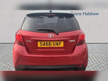 Used Toyota Yaris 2016 for sale - 76475997: Photo