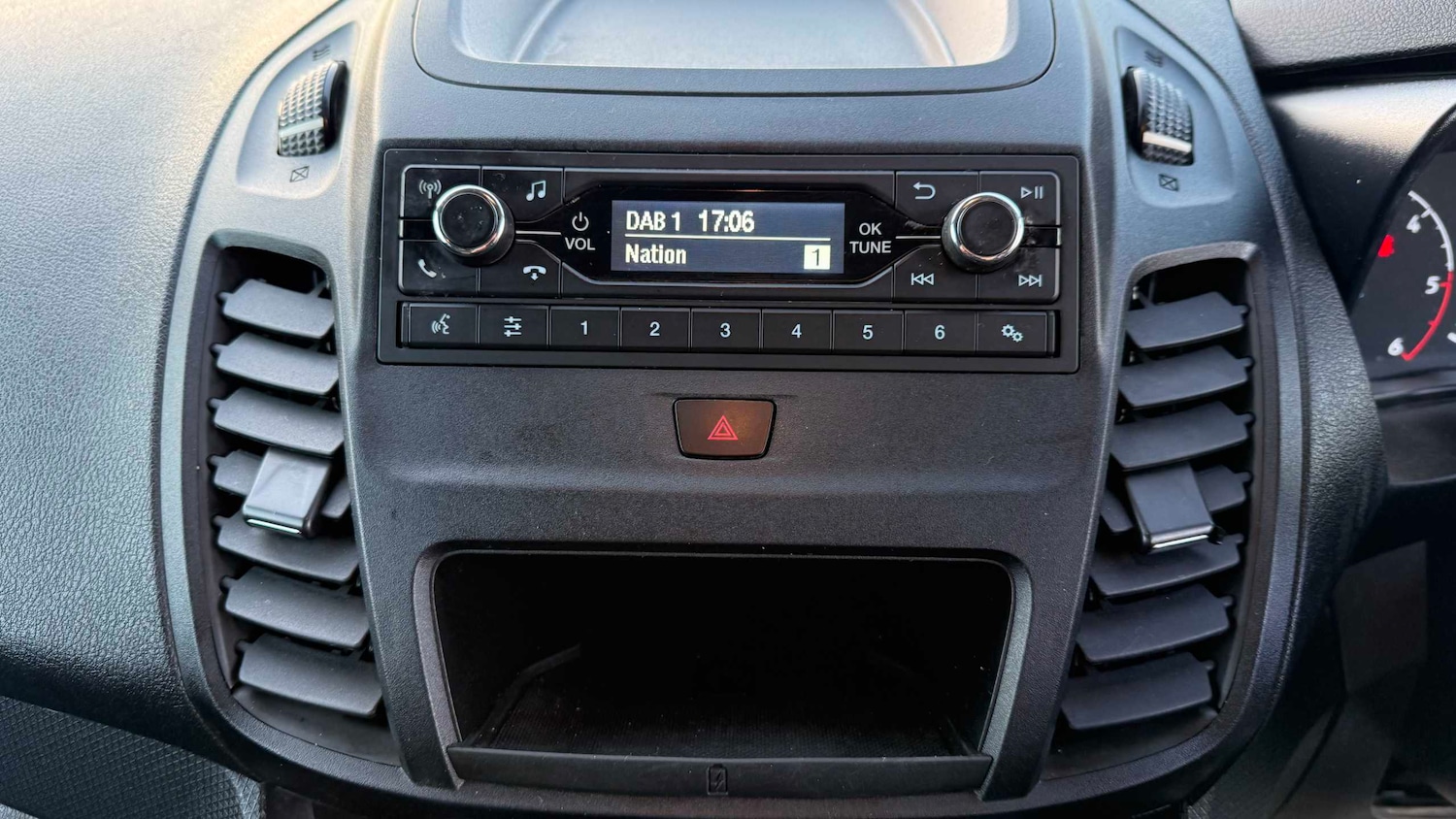 Used Ford Transit Connect 2020 for sale - 76401346: Photo 27