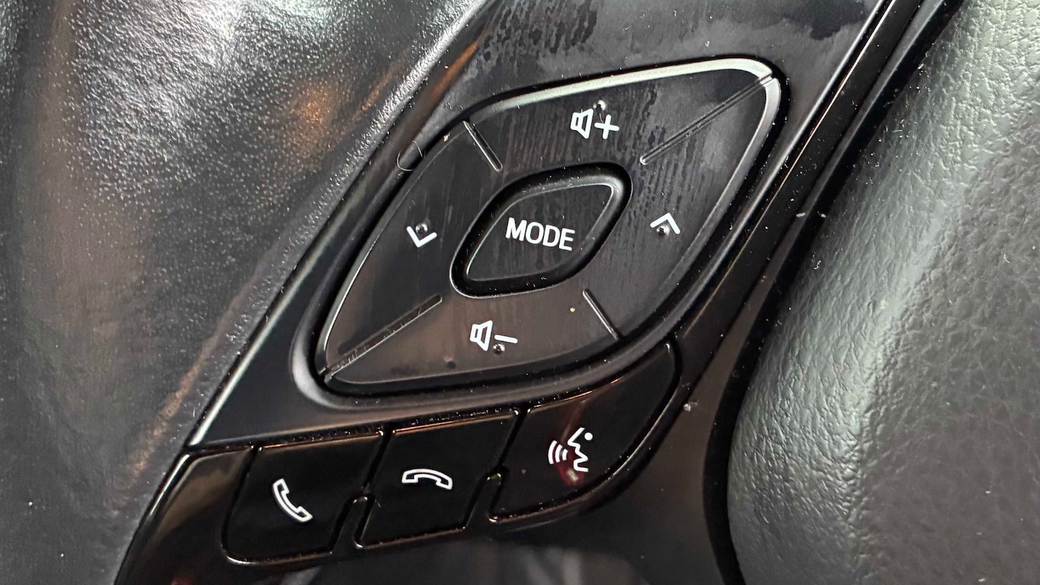 Used Toyota C-HR 2021 for sale - 76889874: Photo 24