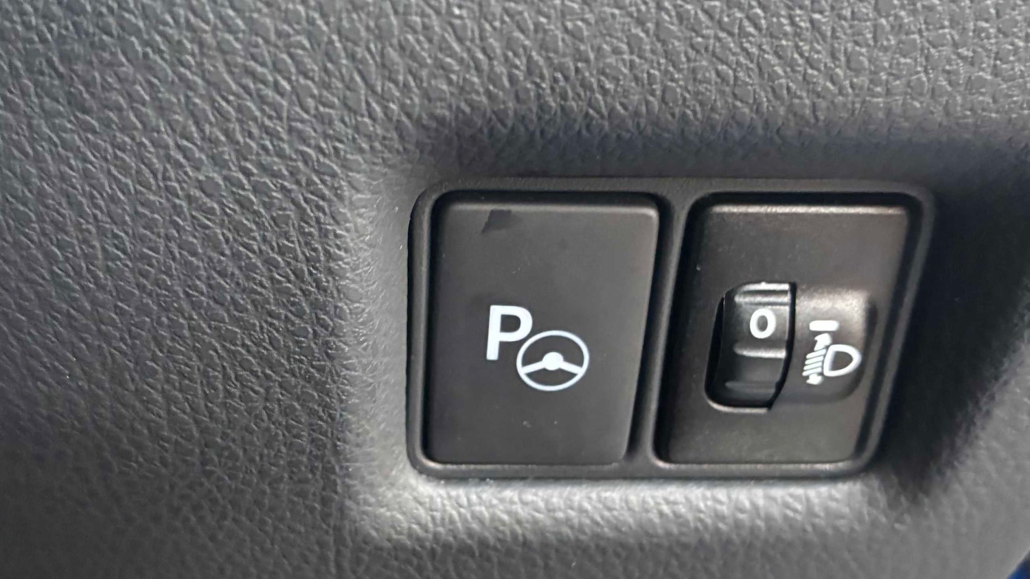 Used Toyota C-HR 2021 for sale - 76889874: Photo 27