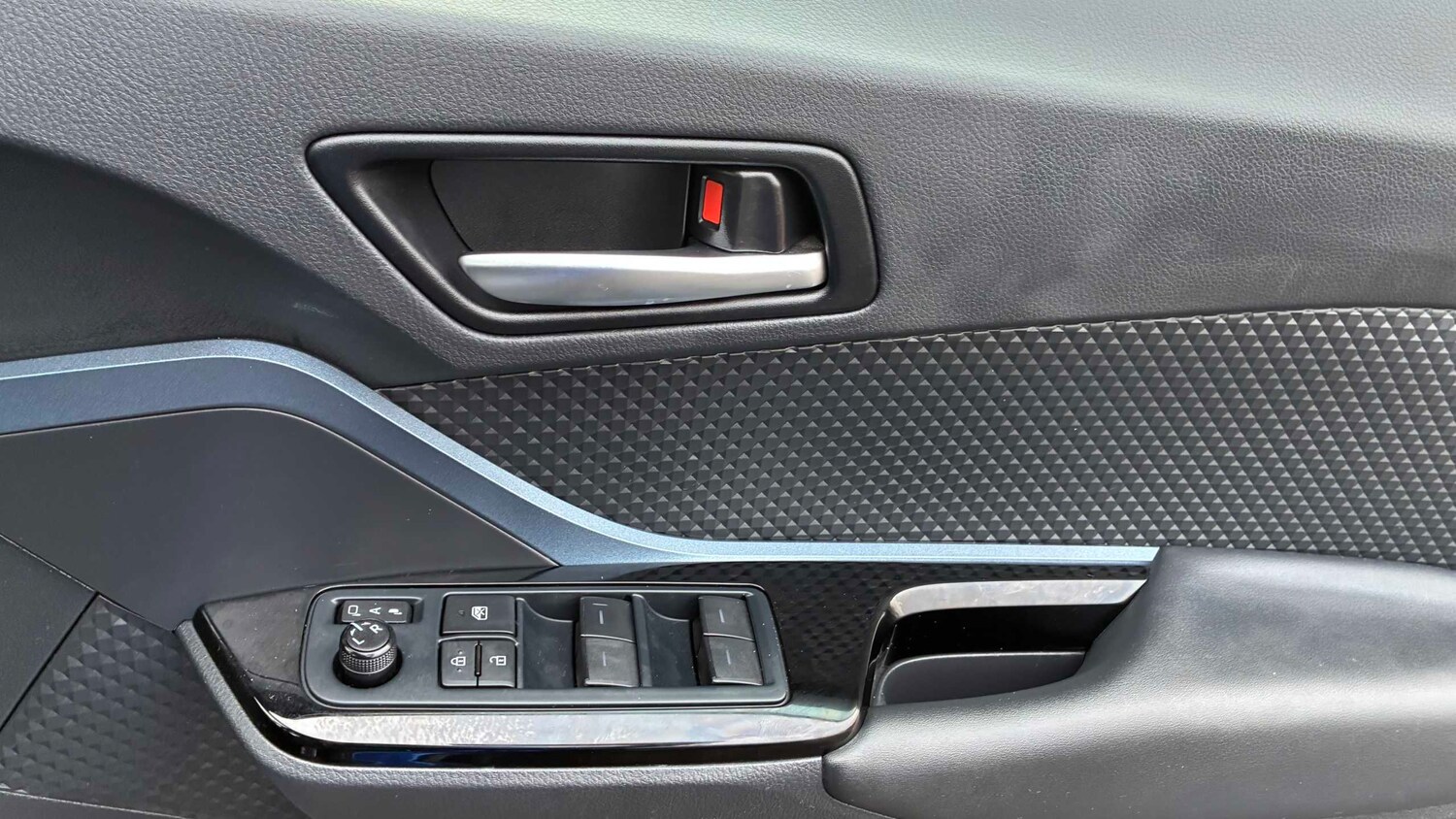 Used Toyota C-HR 2021 for sale - 76889874: Photo 28