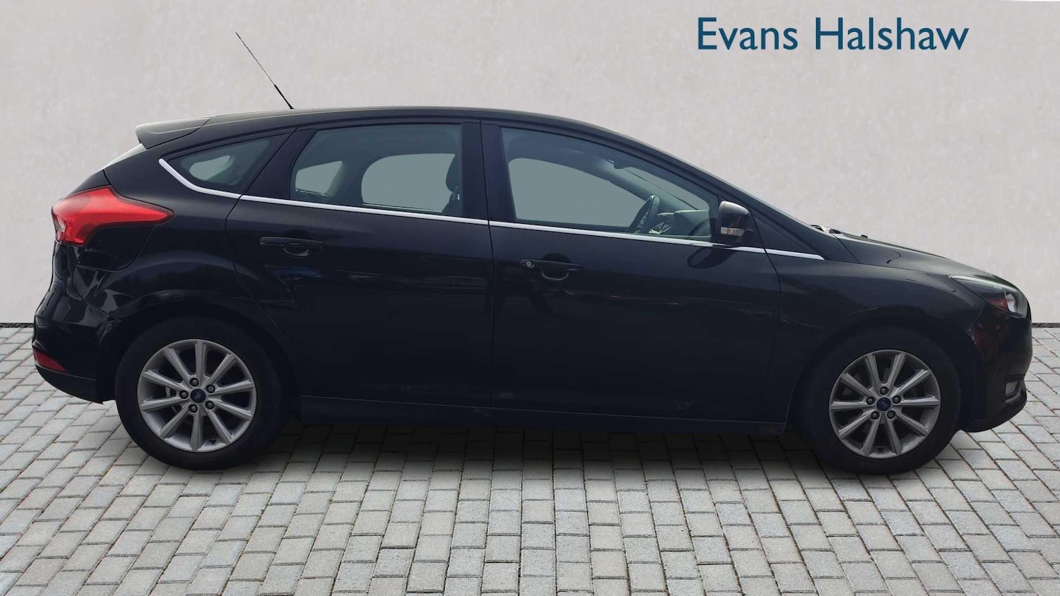 Used Ford Focus 2017 for sale - 76553047: Photo 3