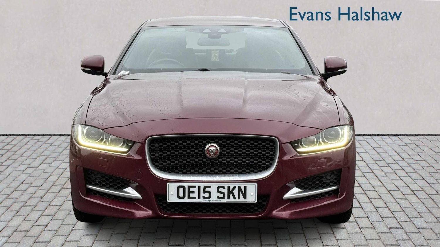 Used Jaguar XE 2015 for sale - 77333901: Photo 3