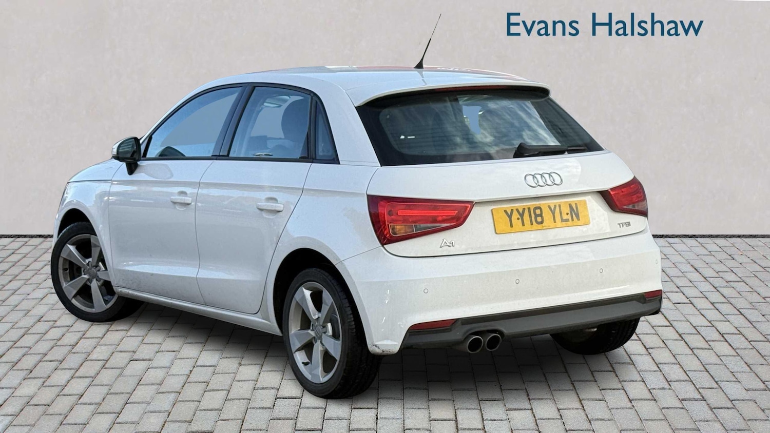 Used Audi A1 2018 for sale - 76540683: Photo 2