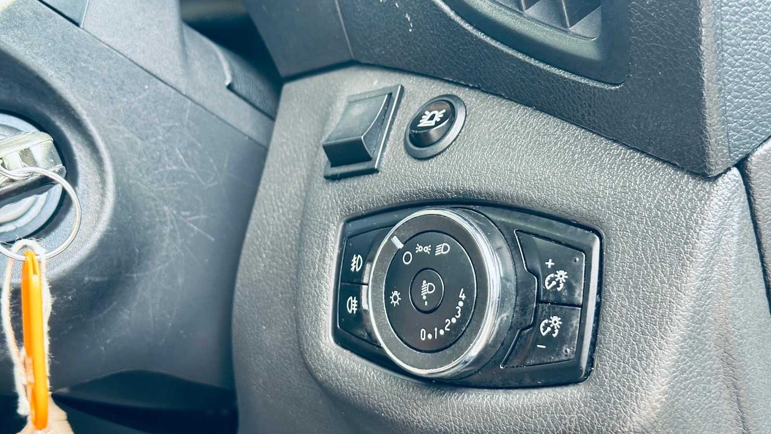 Used Ford Transit Connect 2015 for sale - 76460104: Photo 28