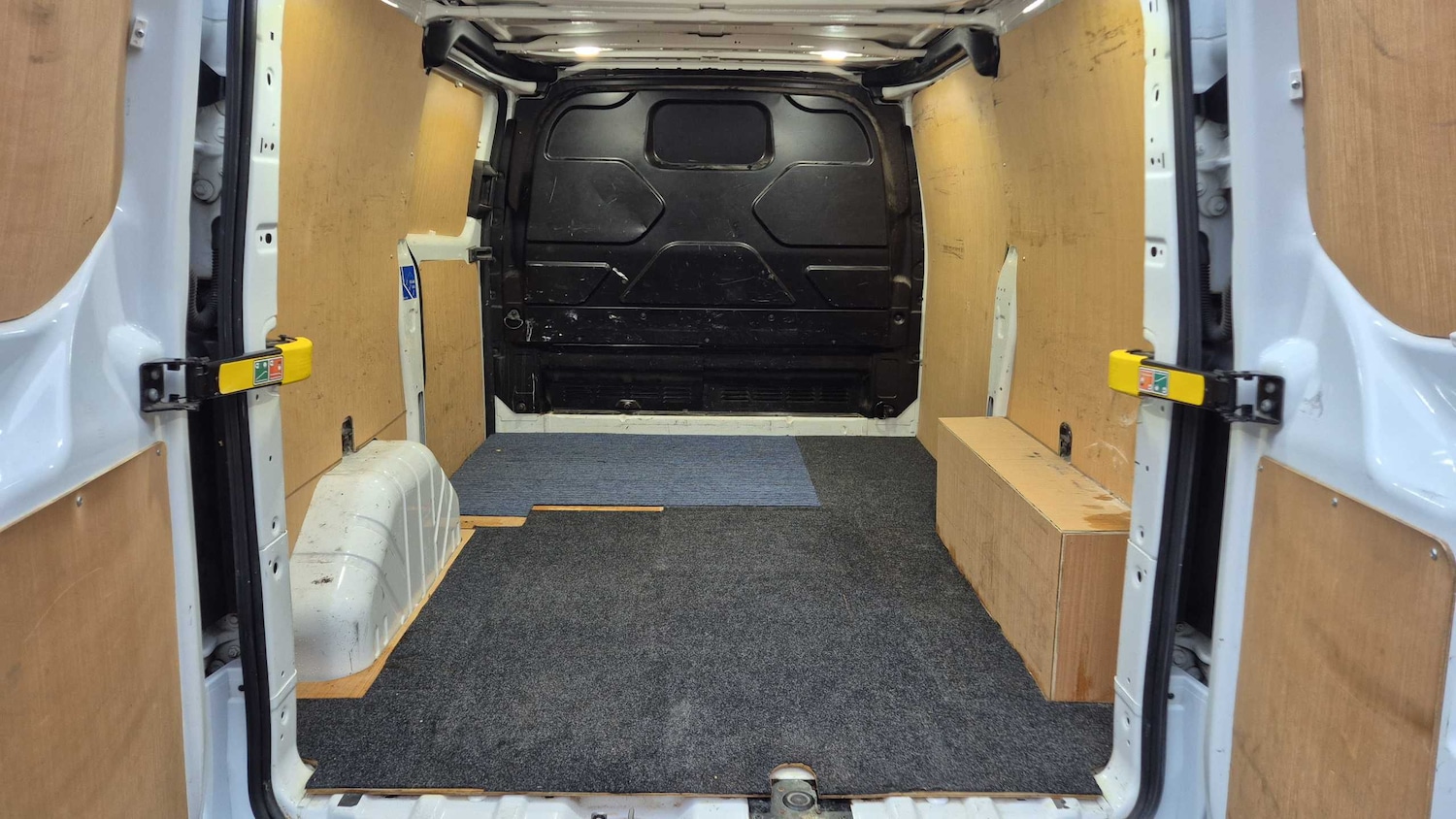 Used Ford Transit Custom 2019 for sale - 75699489: Photo 8