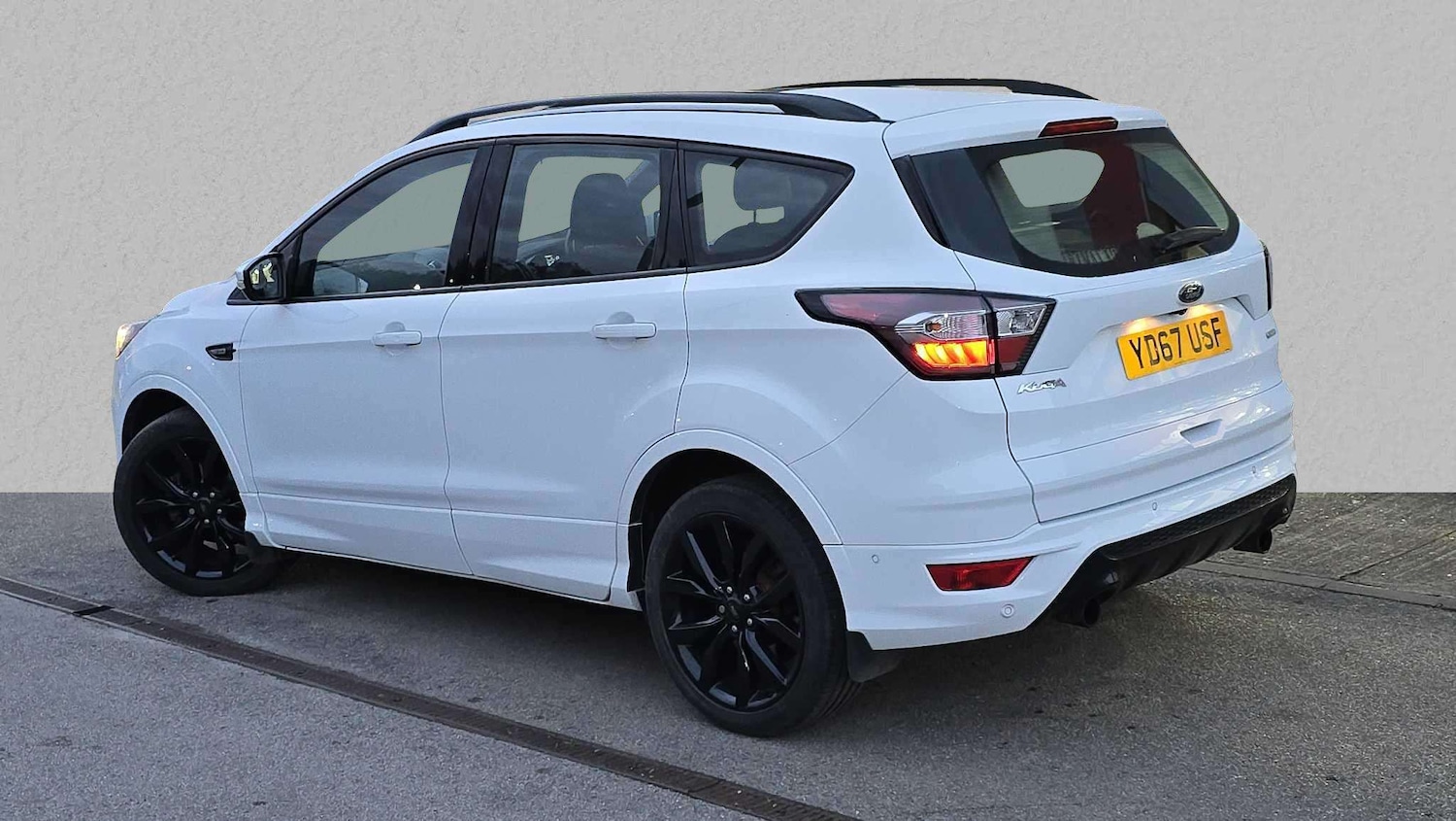 Used Ford Kuga 2018 for sale - 76015947: Photo 2