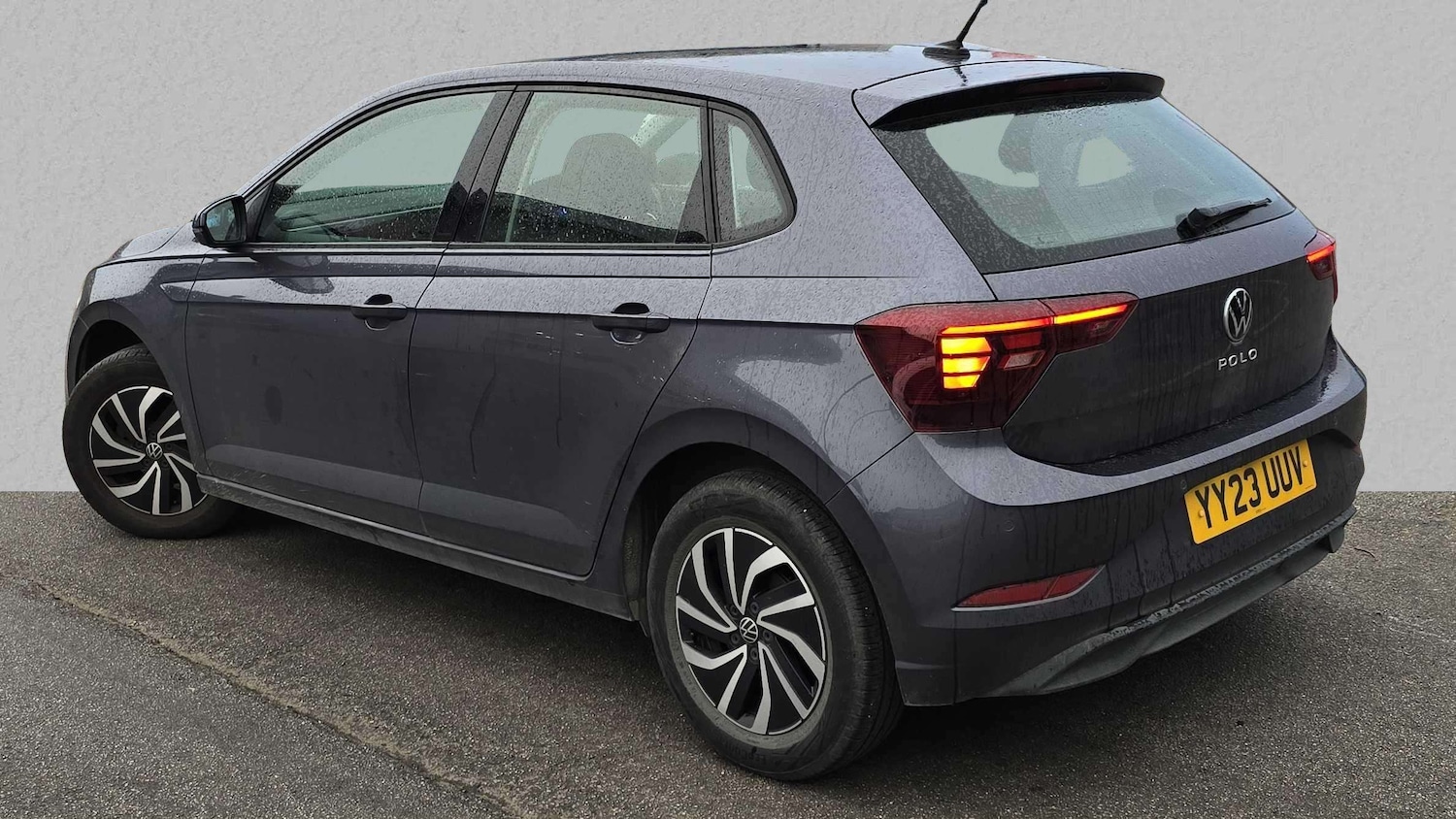 Used Volkswagen Polo 2023 for sale - 76242387: Photo 2