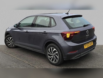 Used Volkswagen Polo 2023 for sale - 76242387: Photo 2