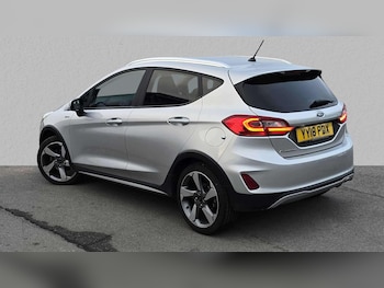 Used Ford Fiesta 2018 for sale - 76156315: Photo 2