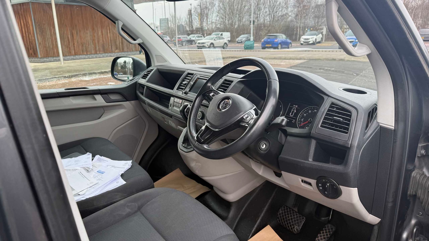 Used Volkswagen Transporter 2017 for sale - 77500369: Photo 10