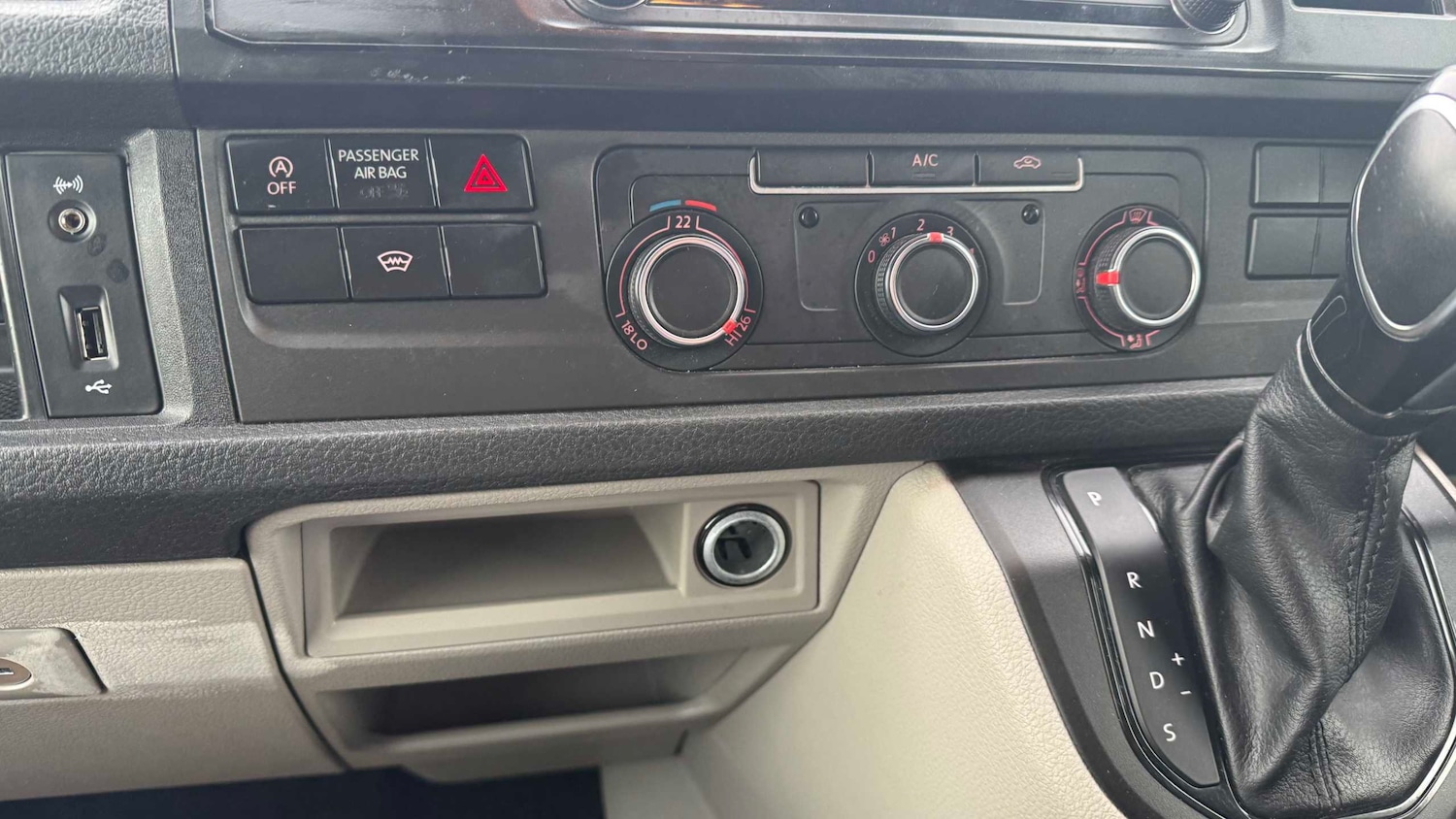 Used Volkswagen Transporter 2017 for sale - 77500369: Photo 16