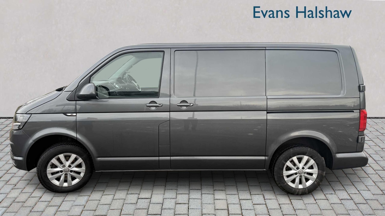 Used Volkswagen Transporter 2017 for sale - 77500369: Photo 4