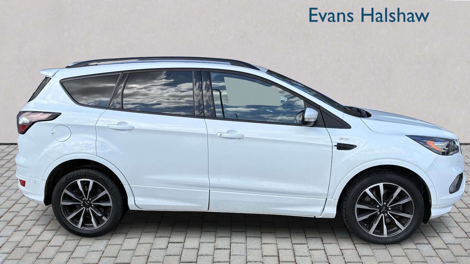 Used Ford Kuga 2017 for sale - 78129704: Photo 3