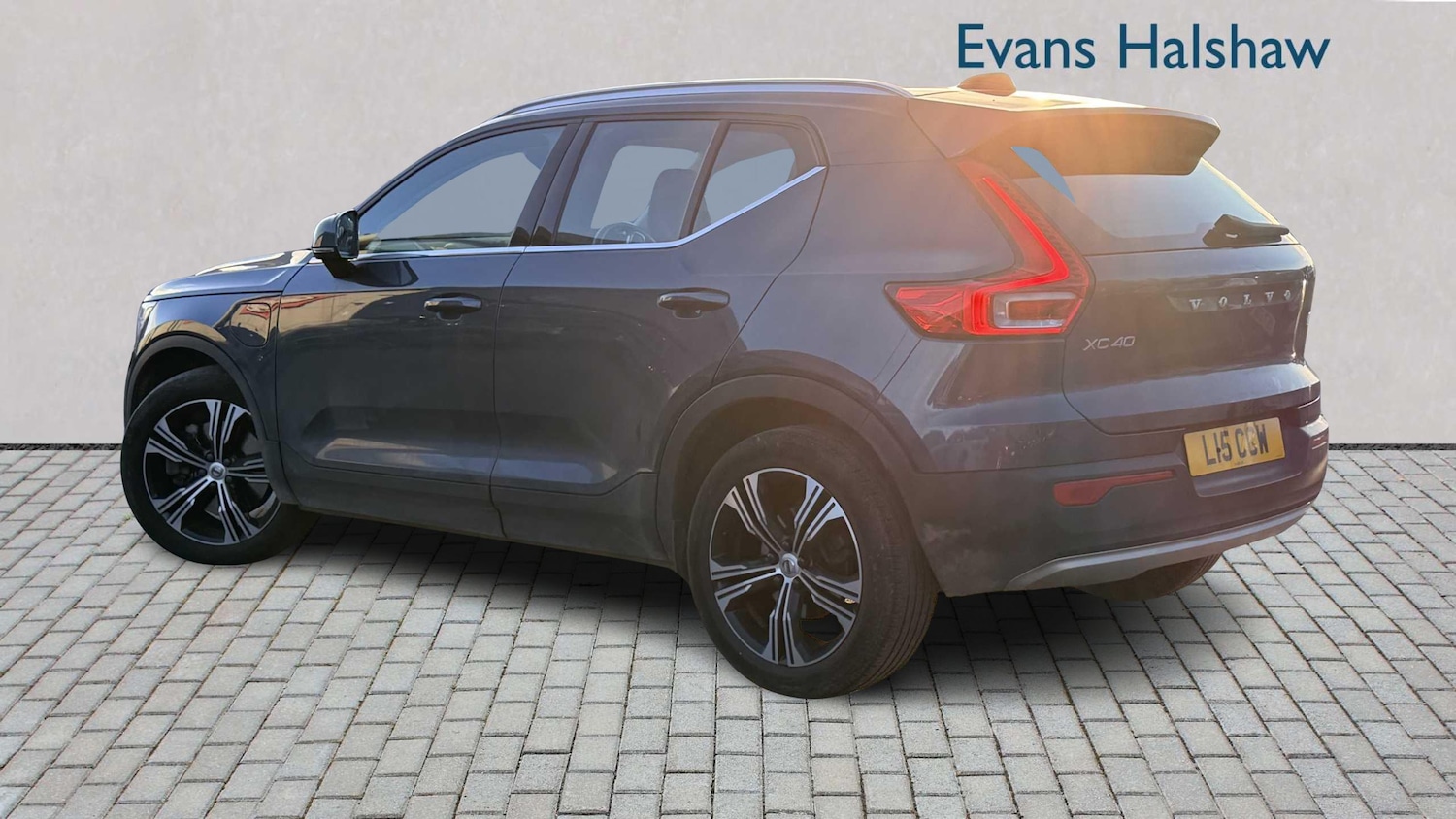 Used Volvo XC40 2021 for sale - 77134928: Photo 2