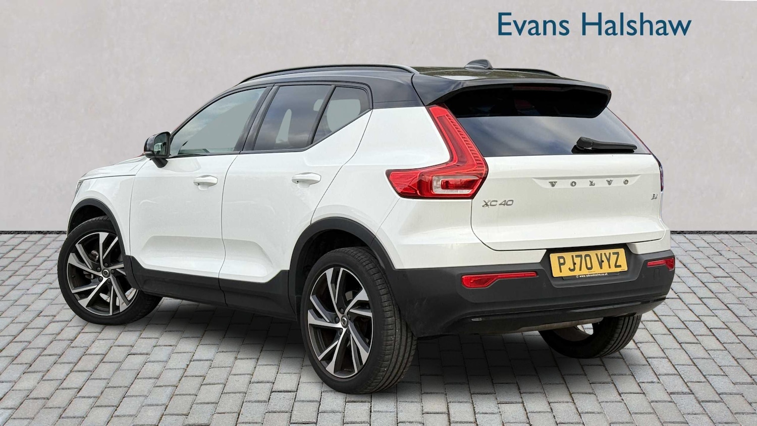 Used Volvo XC40 2021 for sale - 76351618: Photo 2