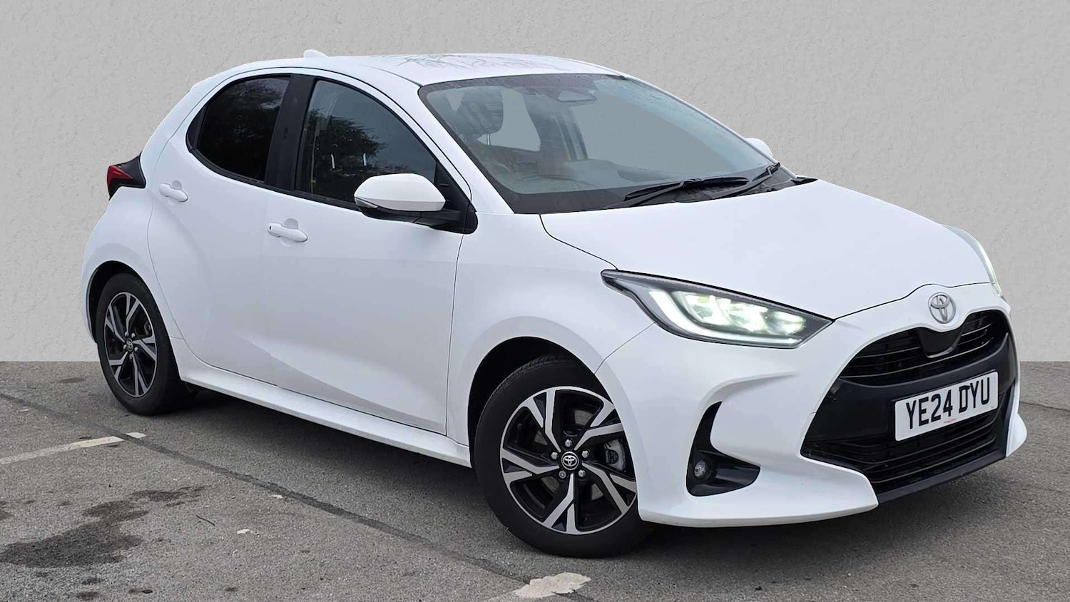Used Toyota Yaris 2024 for sale - 76156066: Photo 1