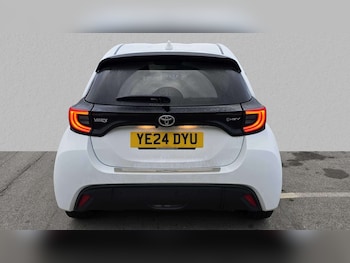 Used Toyota Yaris 2024 for sale - 76156066: Photo 4